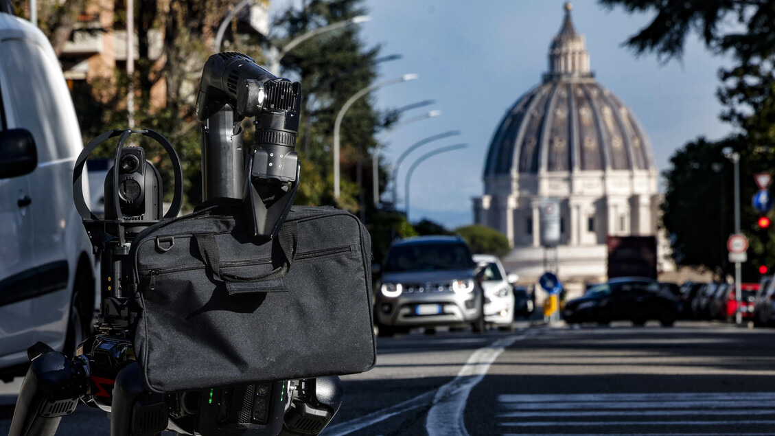 Il cane robot anti bomba dei carabinieri