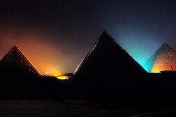 Le piramidi di Giza (fonte:  PxHere)