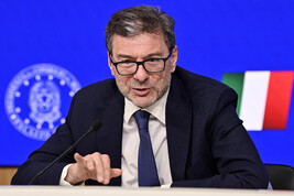 Giorgetti: 'Non sarei stupito da una revisione del Pil 2024'