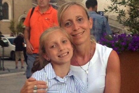 Monica Lorenzatti in una foto con la figlia Gioia Virginia