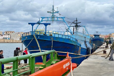 Lollobrigida, 'non rinunciamo alle nostre marinerie'