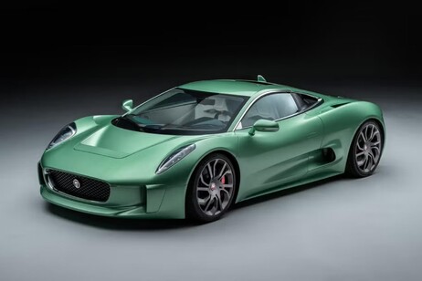 Jaguar C-X75 diventa stradale grazie a Ian Callum