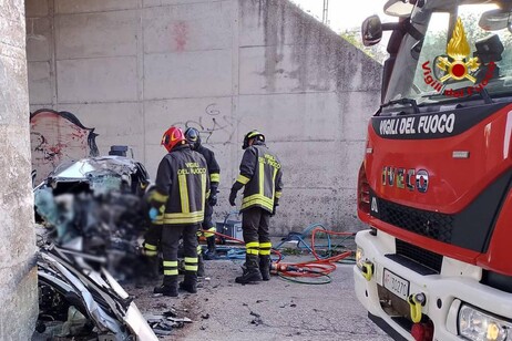 Auto contro pilone ad Ascoli, un morto