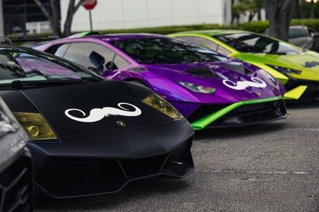 Lamborghini: a novembre iniziative per sostenere Movember