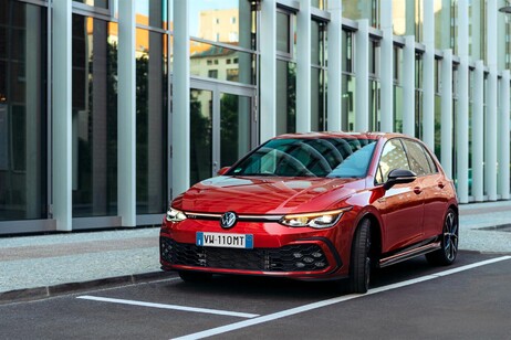 Volkswagen Golf GTI MT Ultimate: l’ultima con il manuale