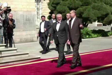 A Teheran il leader di Hamas Haniyeh incontra il ministro degli Esteri iraniano