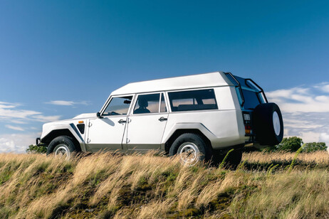 Lamborghini LM002 carrozzata wagon da Diomante