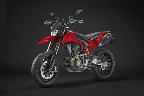 Ducati Hypermotard 698 Mono punta su accessori Performance