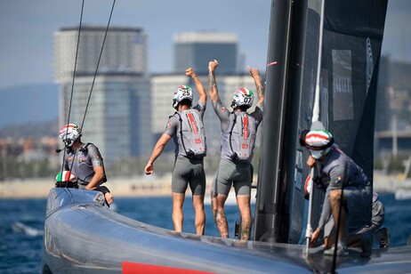 &gt;&gt;ANSA/E Luna Rossa va, è in finale alla Louis Vuitton Cup