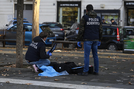 ++ Studente 17enne accoltellato a Roma dopo lite a scuola ++