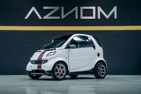 La smart ForTwo diventa 4Teen 'Bespoke Edition”