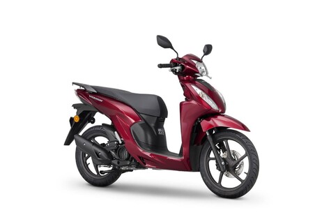 Lo scooter Honda Vision 110 si rinnova per il 2025