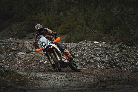 KTM punta sulle piccole 390 Adventure X e R