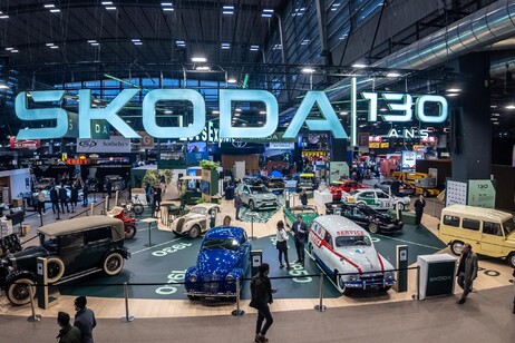 Škoda celebra i suoi 130 anni a Rétromobile 2025