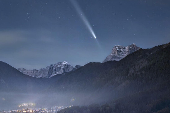 La cometa Tsuchinshan-Atlas sulle Dolomitidotografta da Alessandra Masi, foto del giorno della Nasa (fonte: Alessandra Masi)