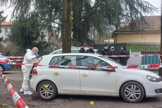 ++ Ucciso in auto a Lodi, fermate due persone ++