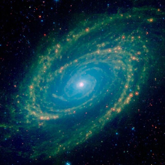 La galassia a spirale M81 vista nell'infrarosso (fonte: NASA/JPL-Caltech)