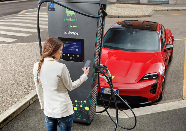 Accordo Eni-Porsche per ricaricare auto elettriche (ANSA)