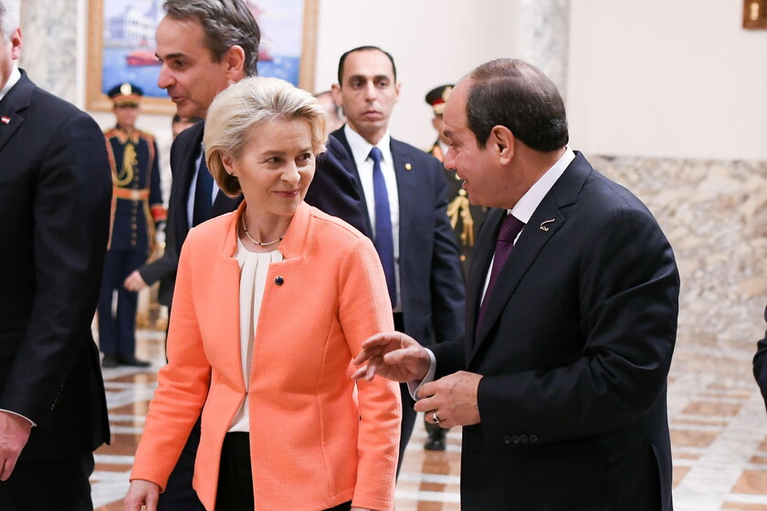 La presidente della Commissione Ue von der Leyen in visita al Cairo nel marzo 2024