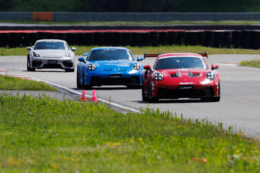 Porsche 911 Gt3 Rs, nessun compromesso per la super sportiva © ANSA/Web