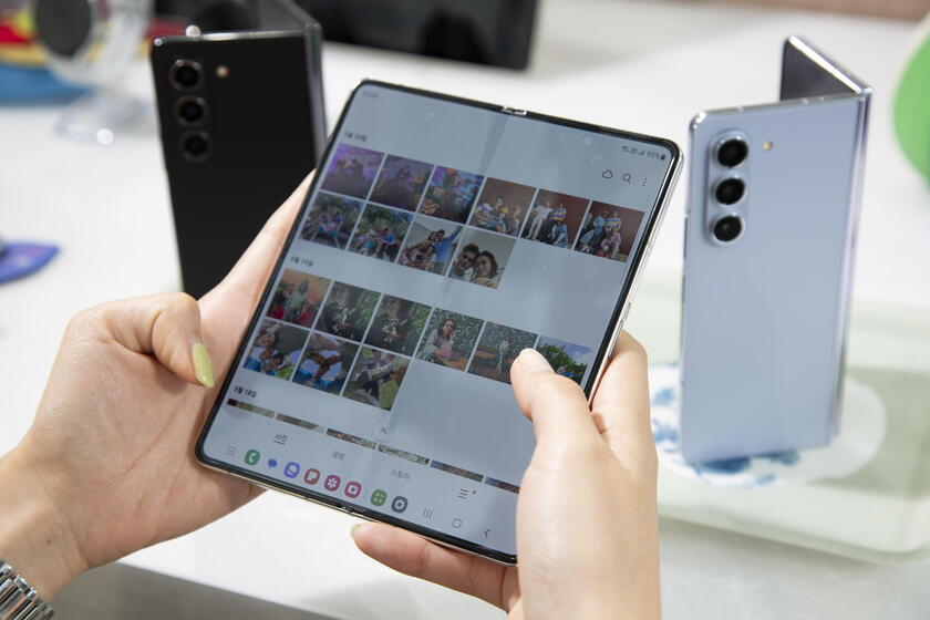 Samsung lancia nuovi smartphone pieghevoli Galaxy Z Fold 5 e Z Flip 5 © ANSA/EPA