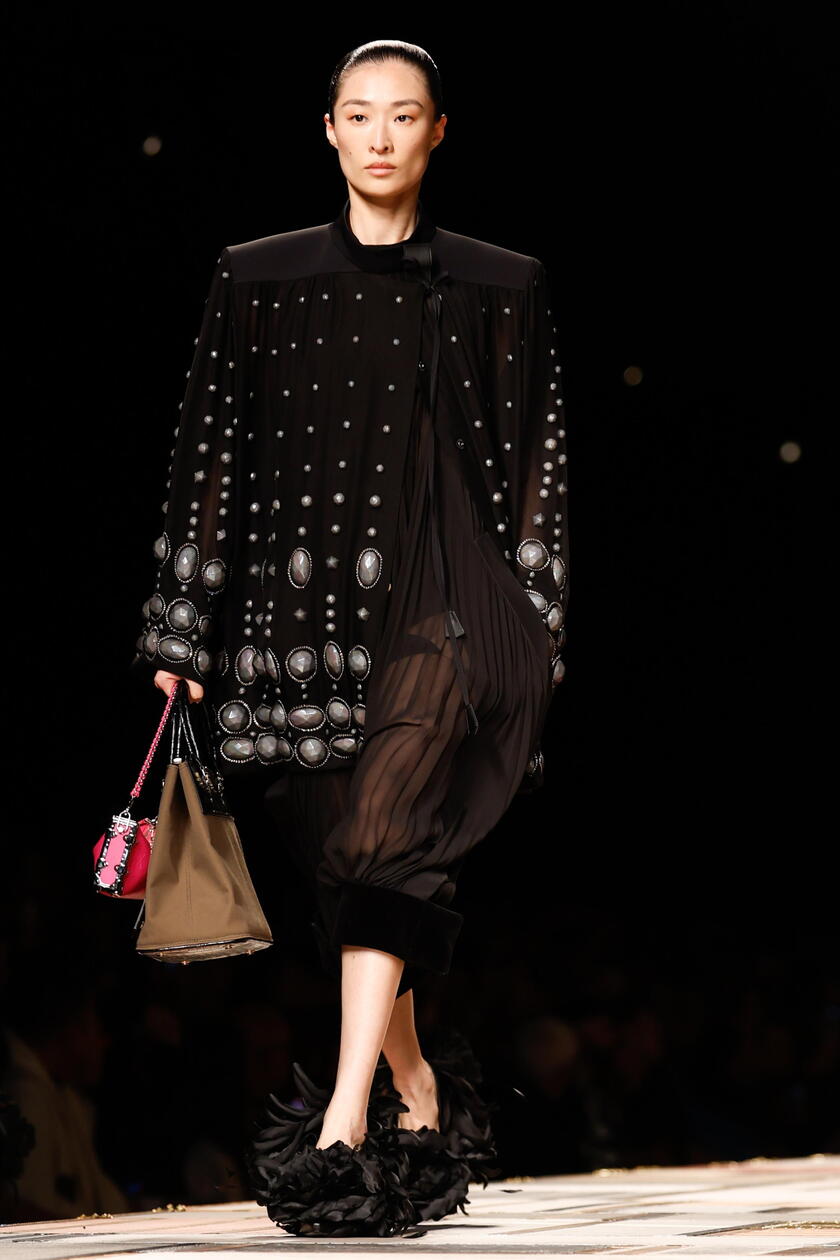 Louis Vuitton - Runway - Paris Fashion Week SS 2025