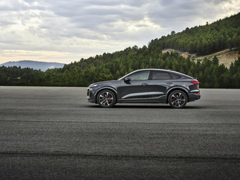 Nuova Audi Q6 Sportback e-tron