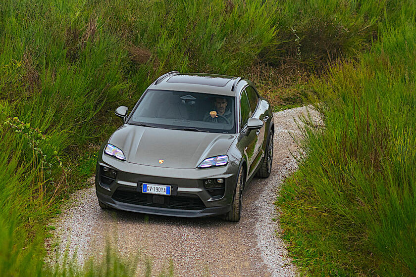 Porsche Macan 4