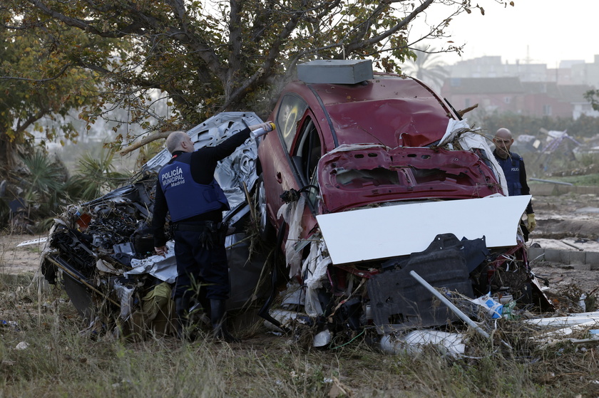 Search for missing people continues in the aftermath of deadly floods in Spain