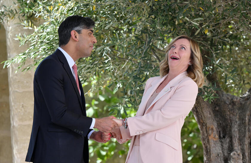 La premier Giorgia Meloni e il primo ministro britannico Rishi Sunak al G7 di Borgo Egnazia