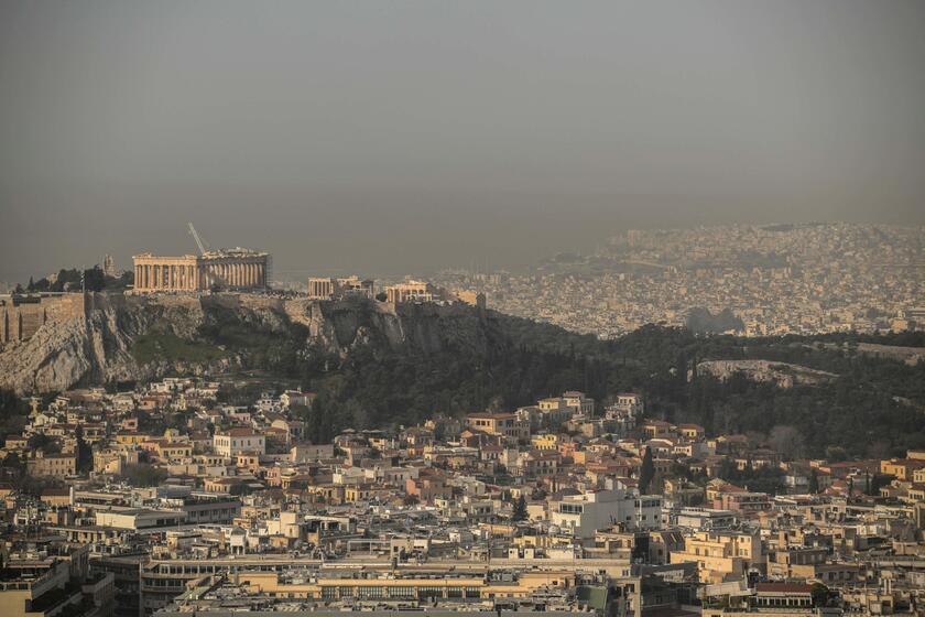 Grecia, Atene si sveglia sotto la sabbia del Sahara © ANSA/AFP