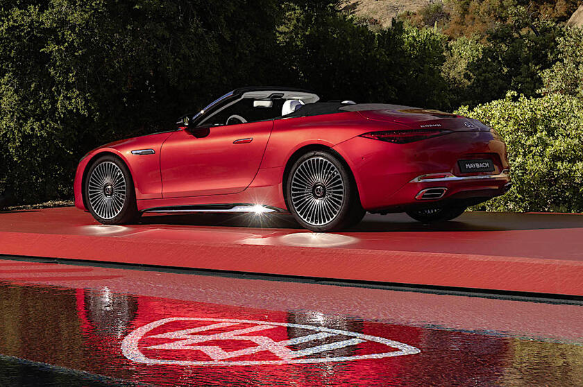 Mercedes-Maybach SL Monogram Series Red Ambiance