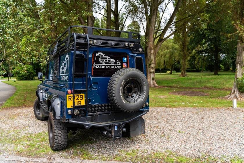 Land Rover Defender ‘Pizza Overland’