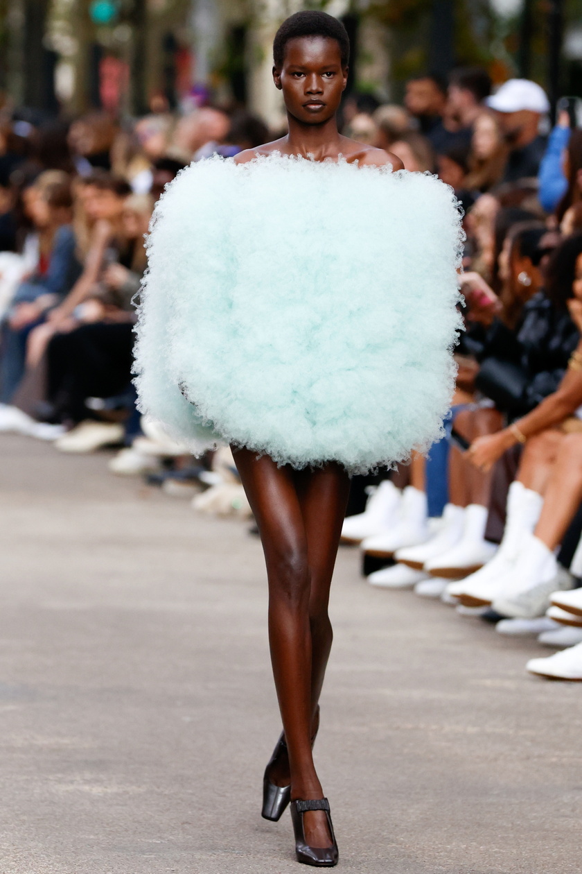 Stella McCartney - Runway - Paris Fashion Week SS 2025