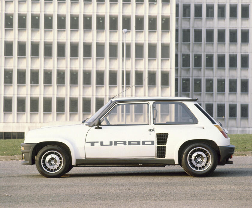 Renault 5 Turbo tra futuro imminente e passato glorioso