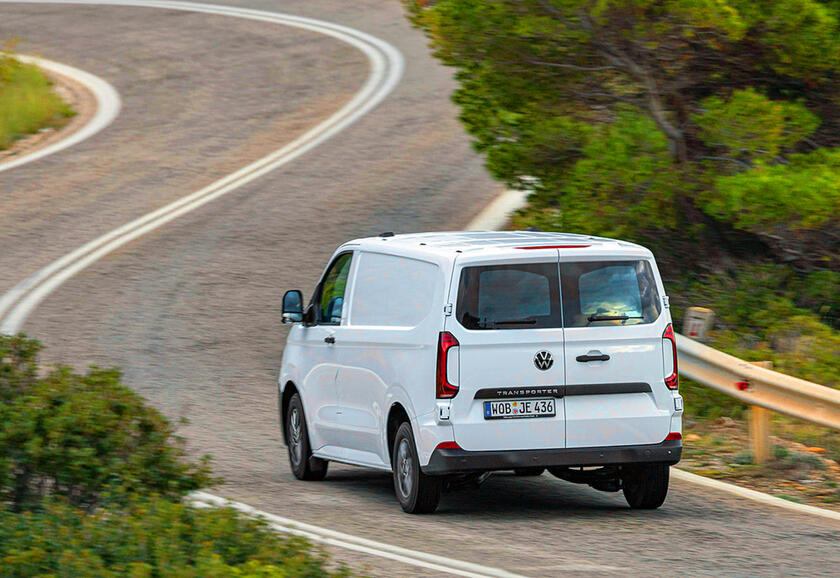 Nuovi Volkswagen Transporter e Caravelle