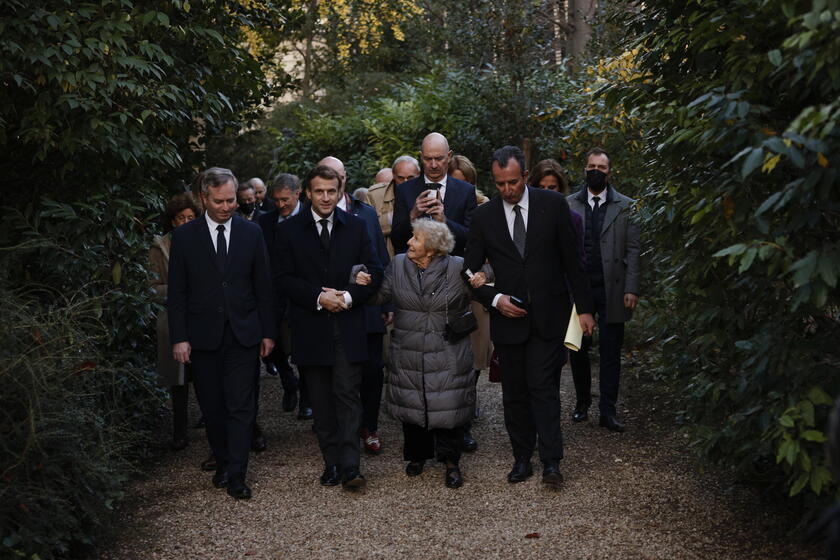 Antonine Maillet receives Legion of Honor in Paris