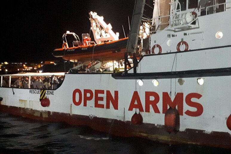 Open Arms arrives in Lampedusa - RIPRODUZIONE RISERVATA