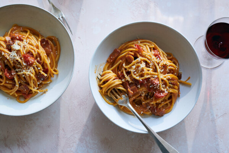 Smoky Tomato Carbonara @ New York Times - RIPRODUZIONE RISERVATA