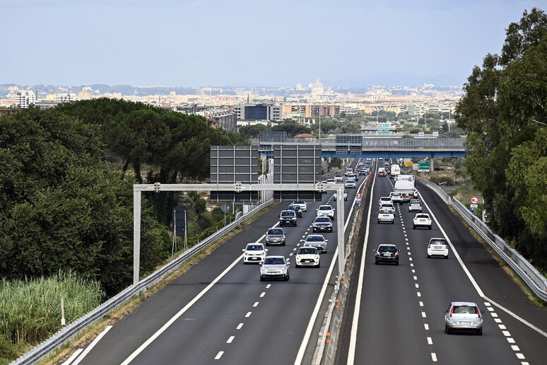 - RIPRODUZIONE RISERVATA