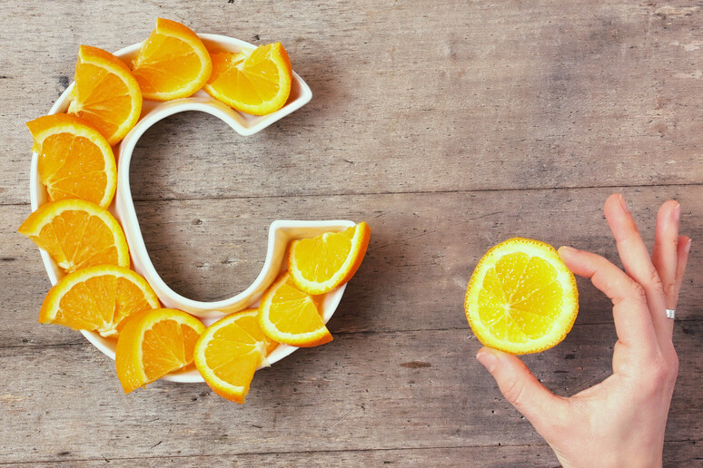 Le arance, fonte di vitamina C. Attestazione: Gargonia - iStock - RIPRODUZIONE RISERVATA