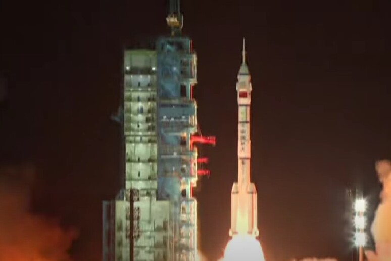 Il lancio della missione cinese Shenzhou 19 (fonte: CCTV) - RIPRODUZIONE RISERVATA