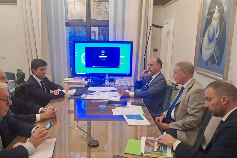 Incontro ministro Urso e presidente Acquaroli a Roma - RIPRODUZIONE RISERVATA