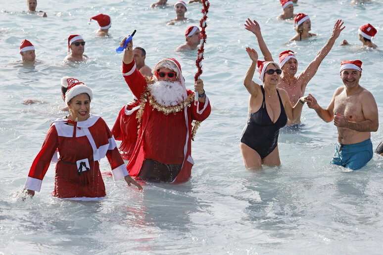 Il tradizionale bagno di Natale a Nizza