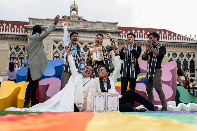 ++ Thailandia legalizza nozze gay,primo Paese in sud-est Asia ++ © ANSA/AFP