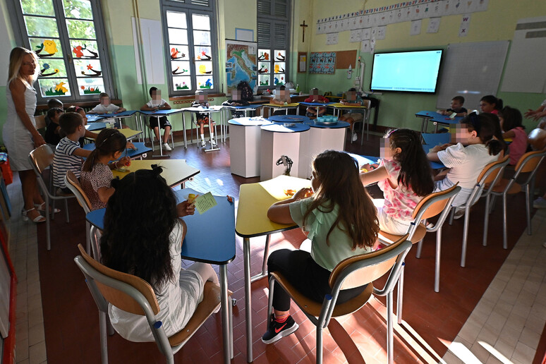 Otto genitori su 10 per l 'educazione finanziaria a scuola - RIPRODUZIONE RISERVATA