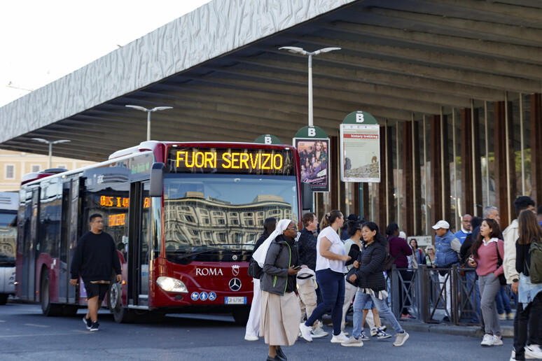 Sciopero dei trasporti pubblici a Roma - RIPRODUZIONE RISERVATA