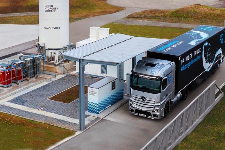 Con Linde Daimler Truck punta sui camion a idrogeno liquido © ANSA/Daimler Truck