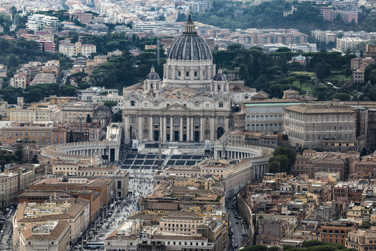 - RIPRODUZIONE RISERVATA