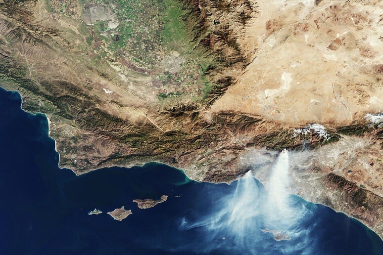 Gli incendi i California visti dal satellite Sentinel-3 del programma Copernicus di Commissione Ue ed Esa (fonte: Copernicus, ESA) - RIPRODUZIONE RISERVATA